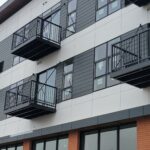 ultralox-afs-hangingbalcony-black-remyii9